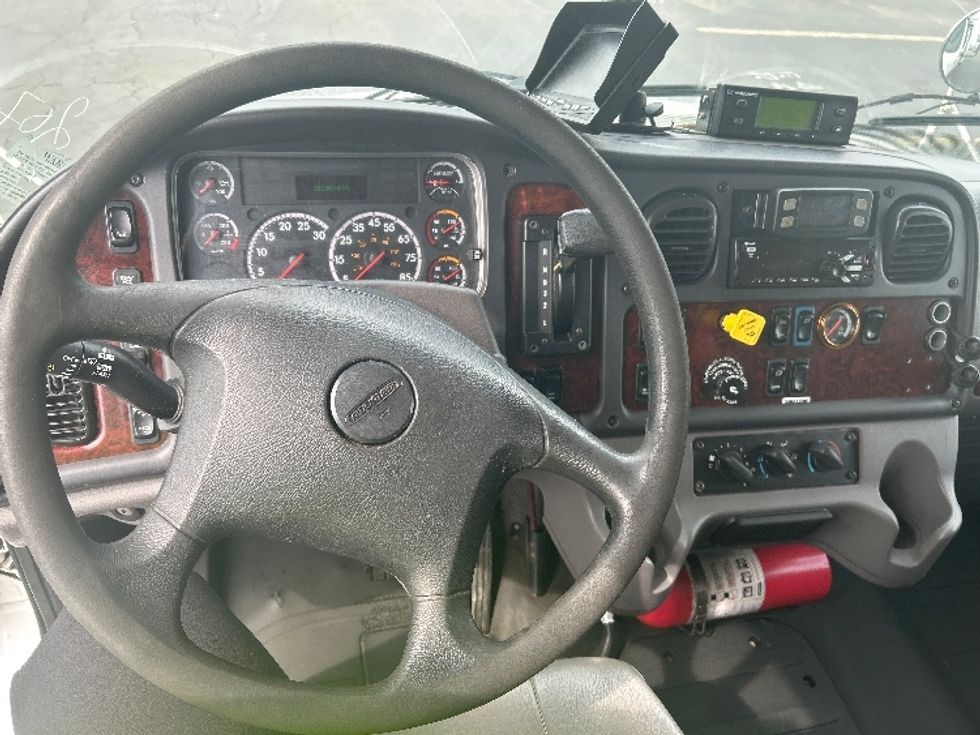 Refrigerated Truck-Light and Medium Duty Trucks-Freightliner-2019-M2-Springfield-MA-306,552\n\t\tmiles-$ 21,250 - Image 18