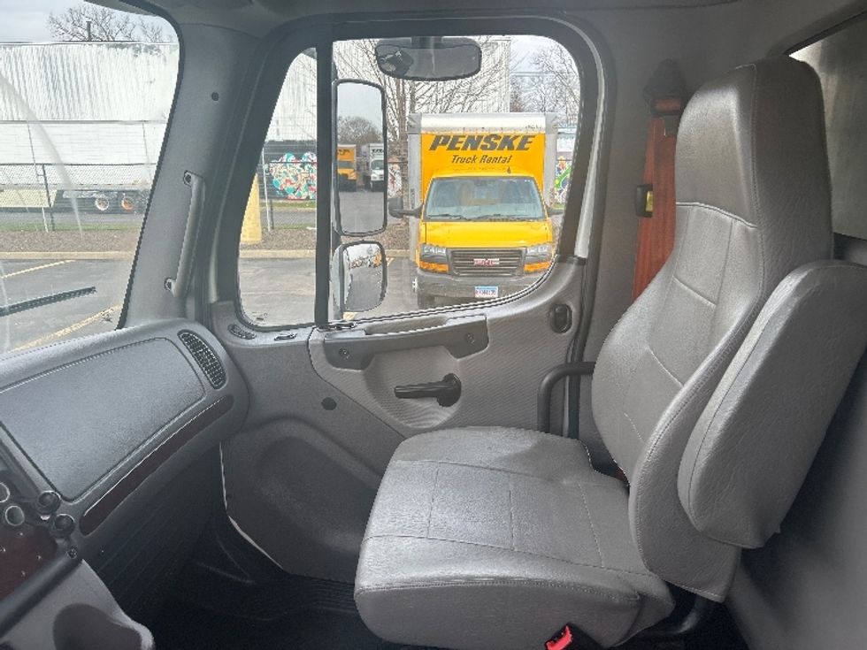 Refrigerated Truck-Light and Medium Duty Trucks-Freightliner-2019-M2-Springfield-MA-306,552\n\t\tmiles-$ 21,250 - Image 19
