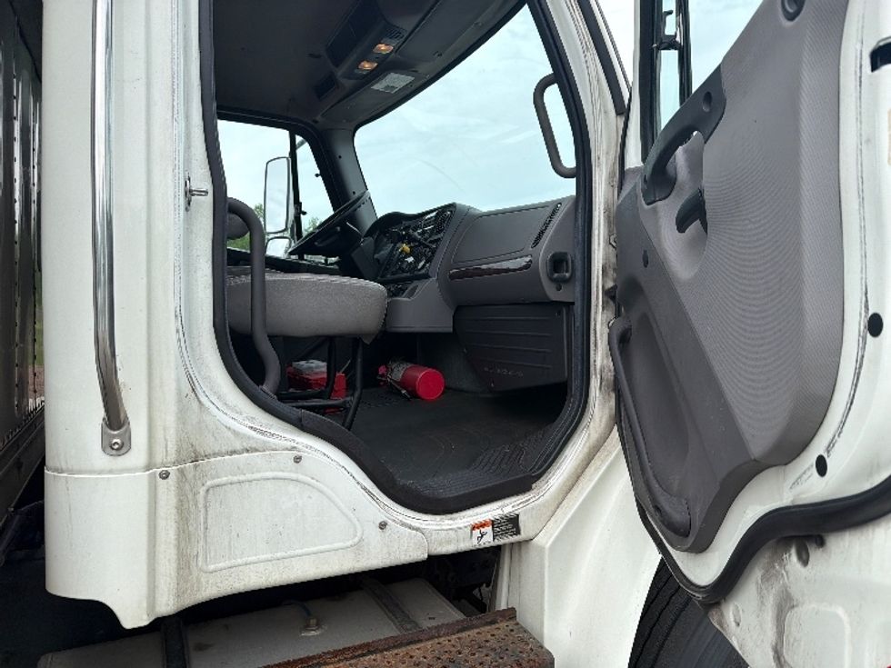 Refrigerated Truck-Light and Medium Duty Trucks-Freightliner-2019-M2-Springfield-MA-379,729\n\t\tmiles-$ 29,000 - Image 19
