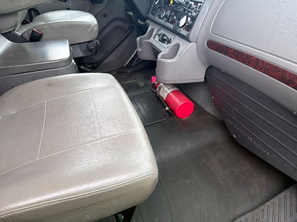 Refrigerated Truck-Light and Medium Duty Trucks-Freightliner-2019-M2-Springfield-MA-379,729\n\t\tmiles-$ 29,000 - Image 21