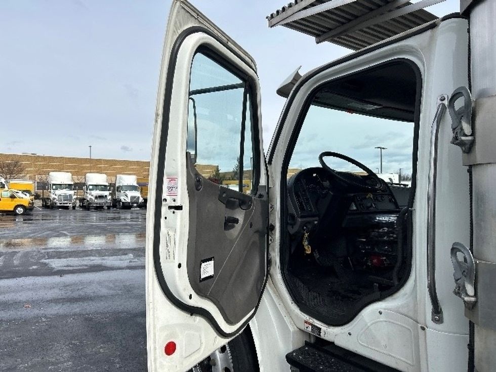 Refrigerated Truck-Light and Medium Duty Trucks-Freightliner-2019-M2-Sterling-VA-246,334\n\t\tmiles-$ 48,250 - Image 16