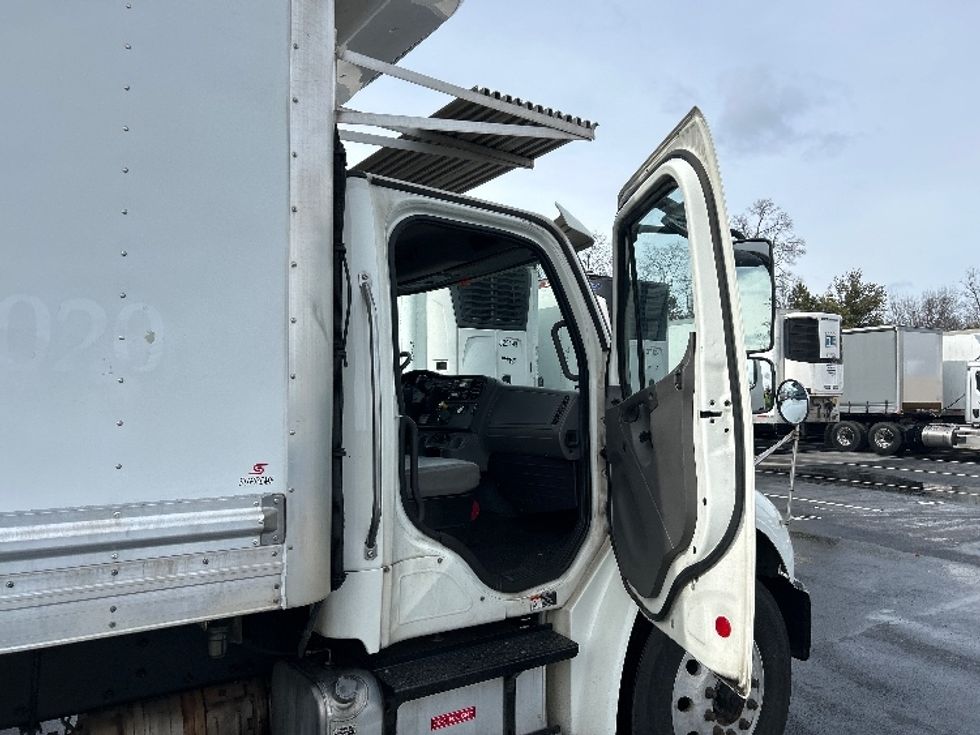 Refrigerated Truck-Light and Medium Duty Trucks-Freightliner-2019-M2-Sterling-VA-246,334\n\t\tmiles-$ 48,250 - Image 20