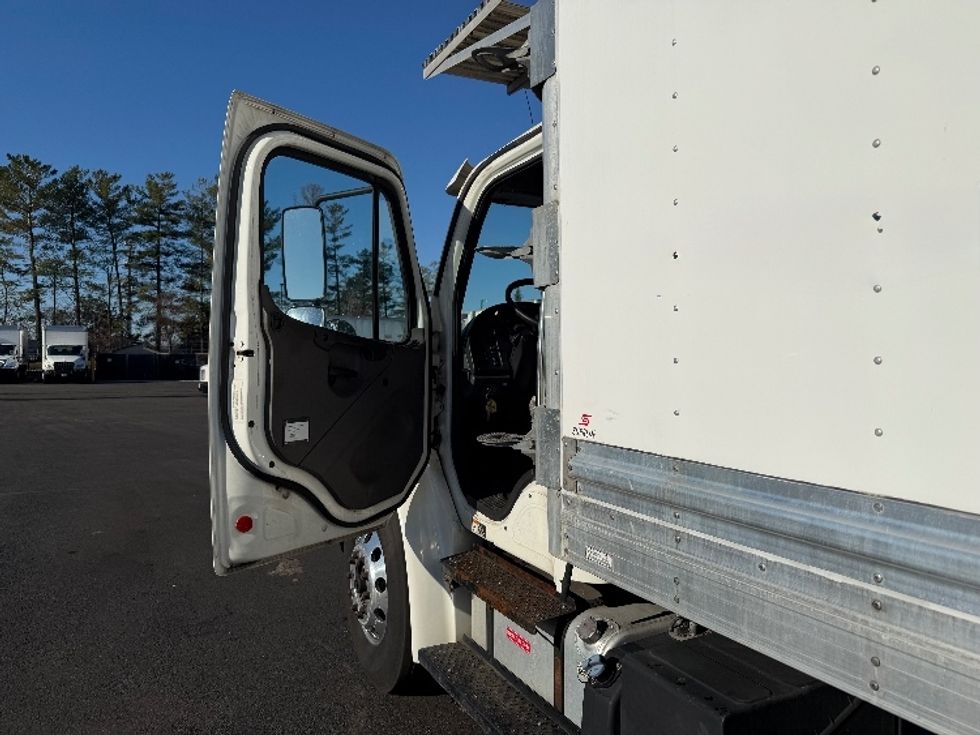 Refrigerated Truck-Light and Medium Duty Trucks-Freightliner-2019-M2-Sterling-VA-253,724\n\t\tmiles-$ 47,250 - Image 14
