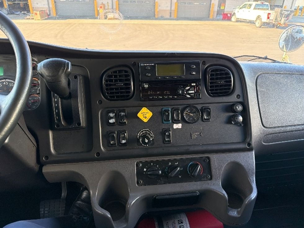 Refrigerated Truck-Light and Medium Duty Trucks-Freightliner-2019-M2-Sterling-VA-253,724\n\t\tmiles-$ 47,250 - Image 16