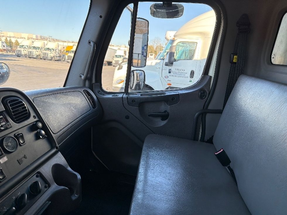 Refrigerated Truck-Light and Medium Duty Trucks-Freightliner-2019-M2-Sterling-VA-253,724\n\t\tmiles-$ 47,250 - Image 17