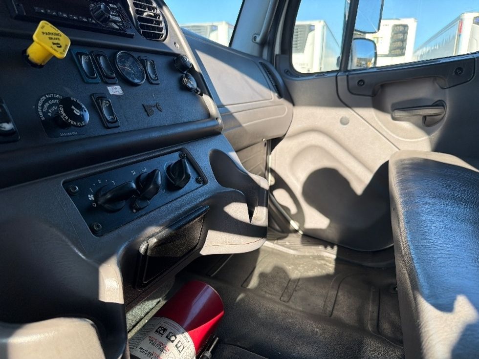 Refrigerated Truck-Light and Medium Duty Trucks-Freightliner-2019-M2-Sterling-VA-253,724\n\t\tmiles-$ 47,250 - Image 23