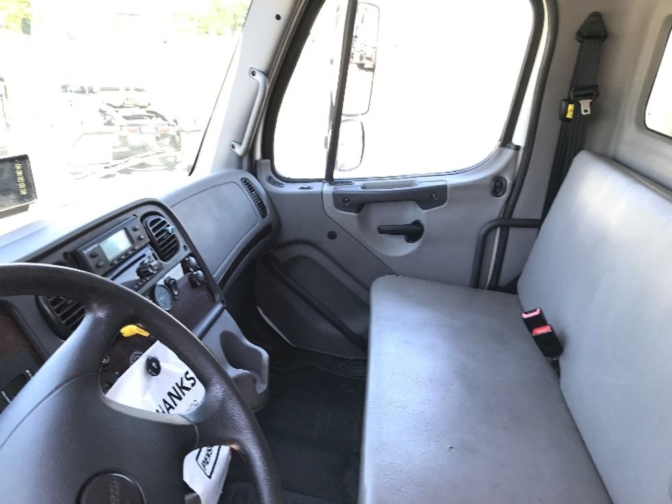 Refrigerated Truck-Light and Medium Duty Trucks-Freightliner-2019-M2-Suffolk-VA-128,350\n\t\tmiles-$ 72,000 - Image 18