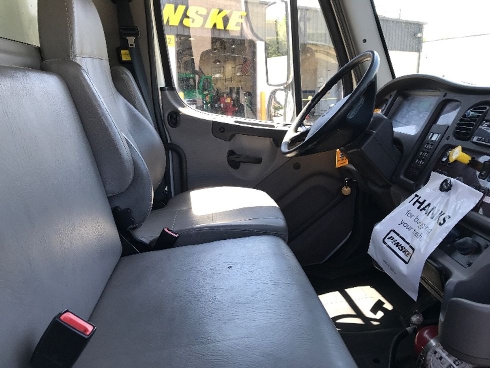 Refrigerated Truck-Light and Medium Duty Trucks-Freightliner-2019-M2-Suffolk-VA-128,350\n\t\tmiles-$ 72,000 - Image 21