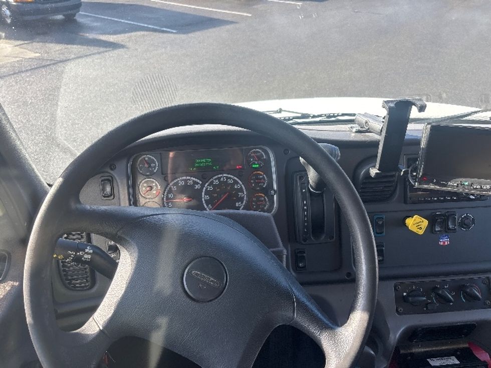 Refrigerated Truck-Light and Medium Duty Trucks-Freightliner-2019-M2-Tacoma-WA-265,661\n\t\tmiles-$ 46,000 - Image 18