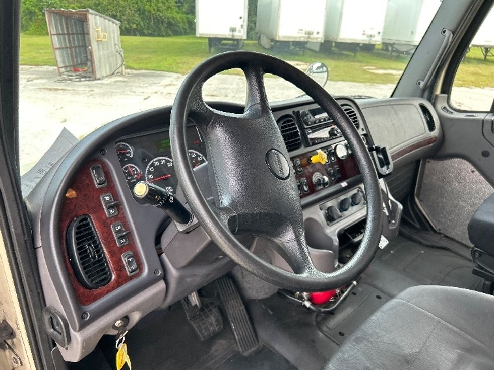 Refrigerated Truck-Light and Medium Duty Trucks-Freightliner-2019-M2-Tampa-FL-156,149\n\t\tmiles-$ 49,250 - Image 16