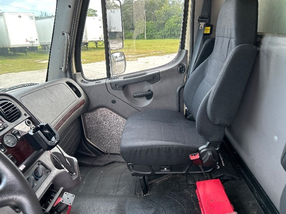 Refrigerated Truck-Light and Medium Duty Trucks-Freightliner-2019-M2-Tampa-FL-156,149\n\t\tmiles-$ 49,250 - Image 18