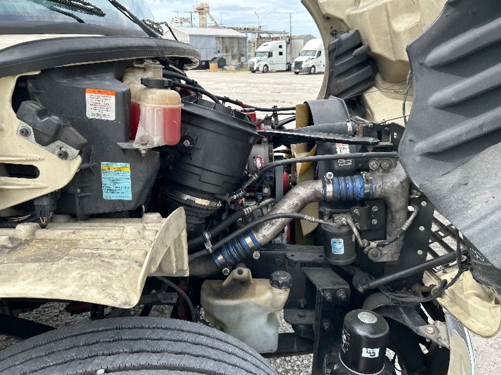 Refrigerated Truck-Light and Medium Duty Trucks-Freightliner-2019-M2-Tampa-FL-156,149\n\t\tmiles-$ 49,250 - Image 22