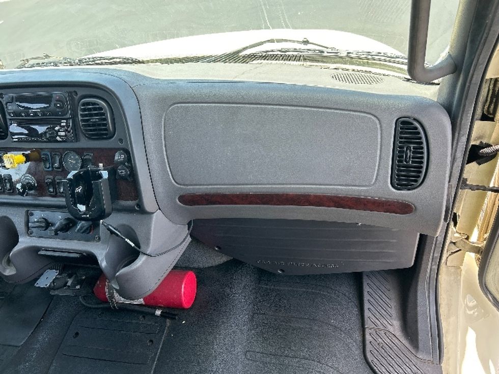 Refrigerated Truck-Light and Medium Duty Trucks-Freightliner-2019-M2-Tampa-FL-180,555\n\t\tmiles-$ 44,250 - Image 20