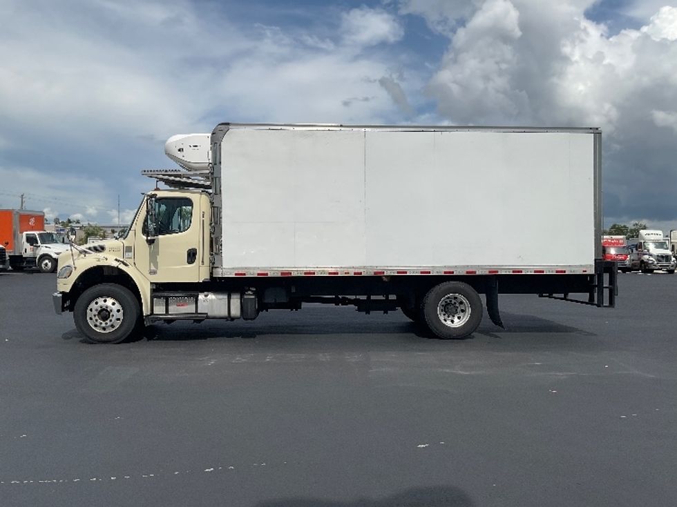 Refrigerated Truck-Light and Medium Duty Trucks-Freightliner-2019-M2-Tampa-FL-180,555\n\t\tmiles-$ 44,250 - Image 4