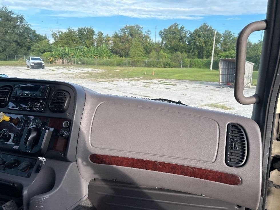 Refrigerated Truck-Light and Medium Duty Trucks-Freightliner-2019-M2-Tampa-FL-188,640\n\t\tmiles-$ 47,250 - Image 19