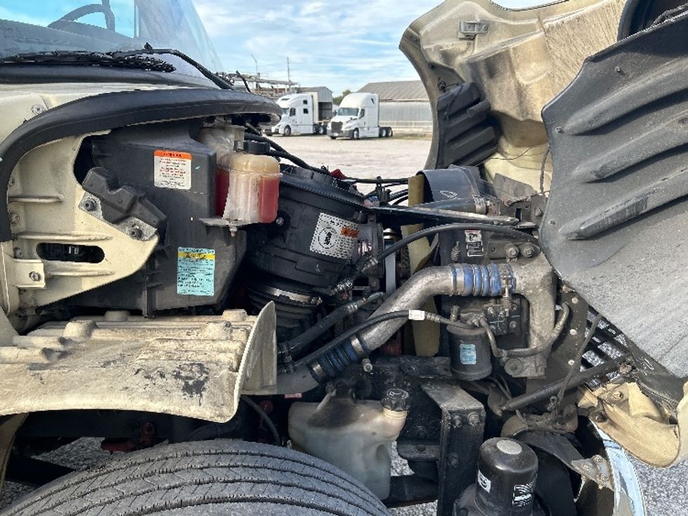 Refrigerated Truck-Light and Medium Duty Trucks-Freightliner-2019-M2-Tampa-FL-188,640\n\t\tmiles-$ 47,250 - Image 21