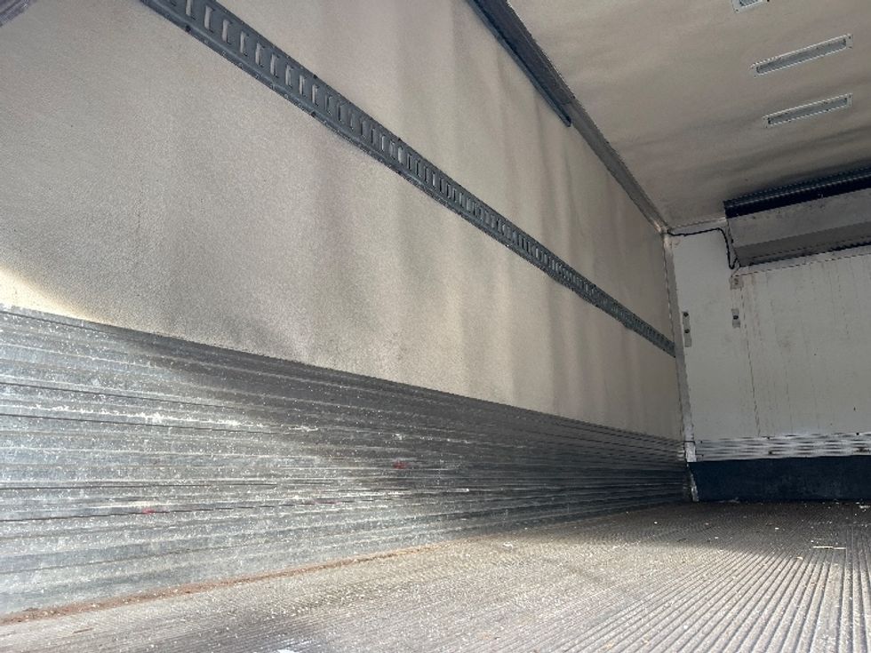 Refrigerated Truck-Light and Medium Duty Trucks-Freightliner-2019-M2-Tampa-FL-188,640\n\t\tmiles-$ 47,250 - Image 9
