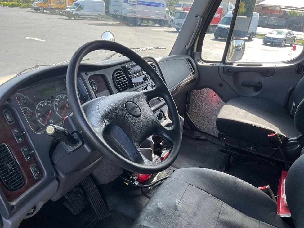 Refrigerated Truck-Light and Medium Duty Trucks-Freightliner-2019-M2-Tampa-FL-217,374\n\t\tmiles-$ 41,250 - Image 17