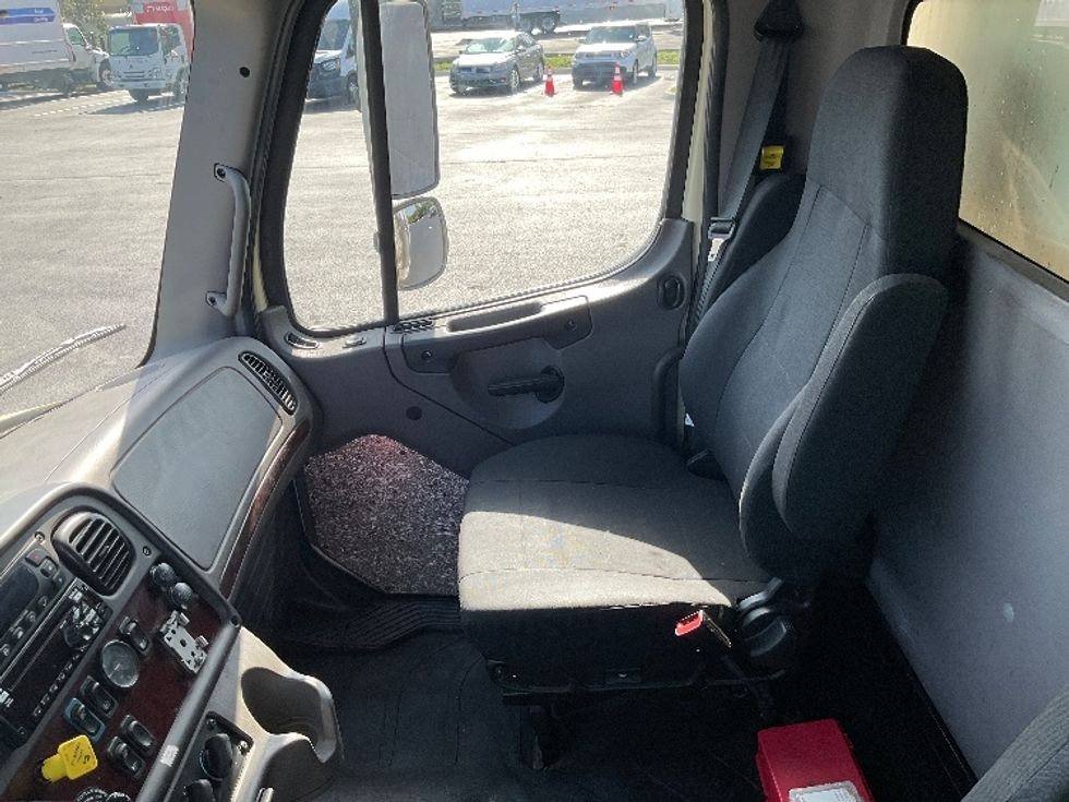 Refrigerated Truck-Light and Medium Duty Trucks-Freightliner-2019-M2-Tampa-FL-217,374\n\t\tmiles-$ 41,250 - Image 19