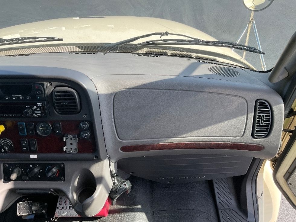 Refrigerated Truck-Light and Medium Duty Trucks-Freightliner-2019-M2-Tampa-FL-217,374\n\t\tmiles-$ 41,250 - Image 21