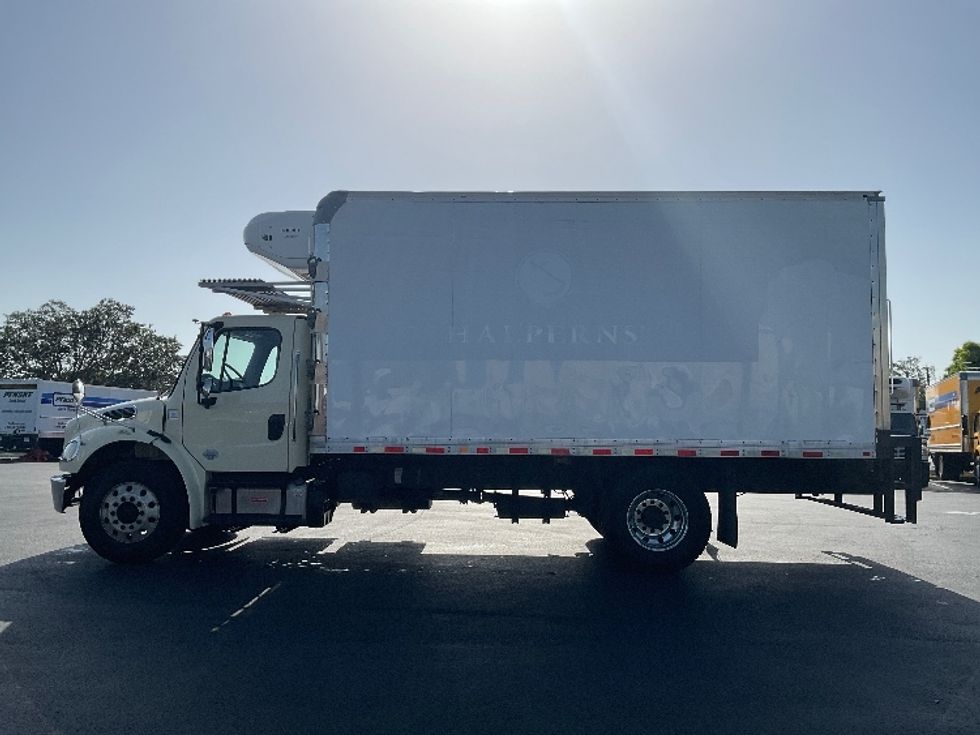 Refrigerated Truck-Light and Medium Duty Trucks-Freightliner-2019-M2-Tampa-FL-217,374\n\t\tmiles-$ 41,250 - Image 4