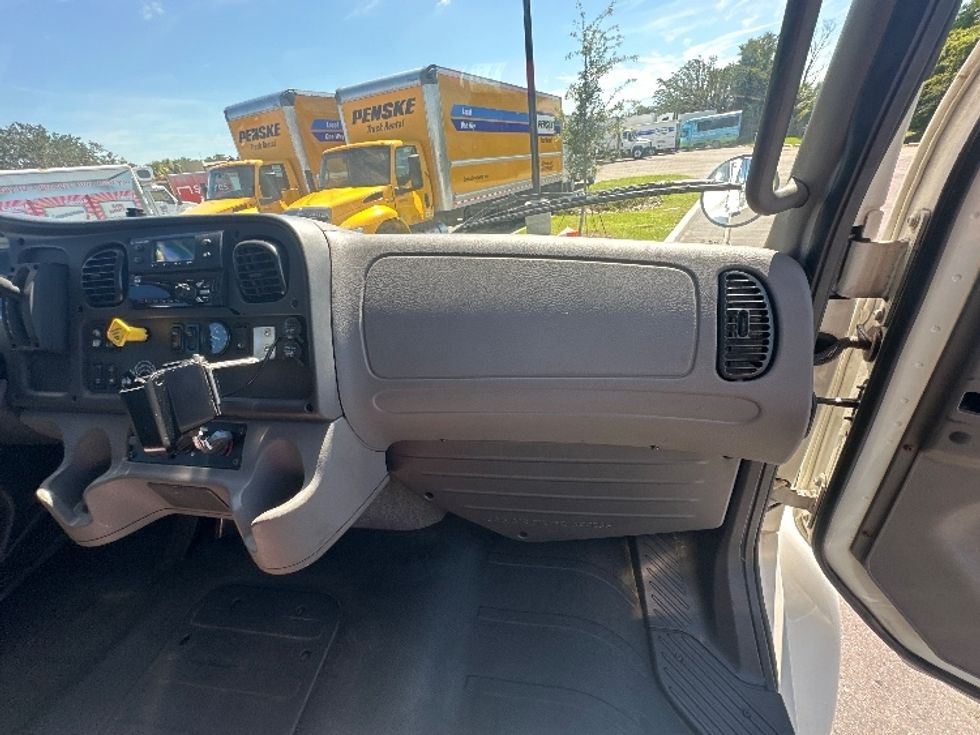 2019 Freightliner M2 106 Medium Duty photo 18