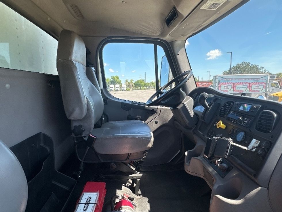 Refrigerated Truck-Light and Medium Duty Trucks-Freightliner-2019-M2-Tampa-FL-94,567\n\t\tmiles-$ 49,000 - Image 22