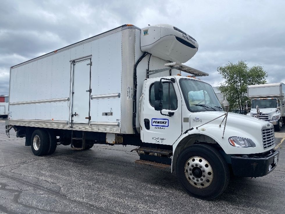 Refrigerated Truck-Light and Medium Duty Trucks-Freightliner-2019-M2-Toronto-ON-416,706\n\t\tkm-$ 49,000 - Image 1