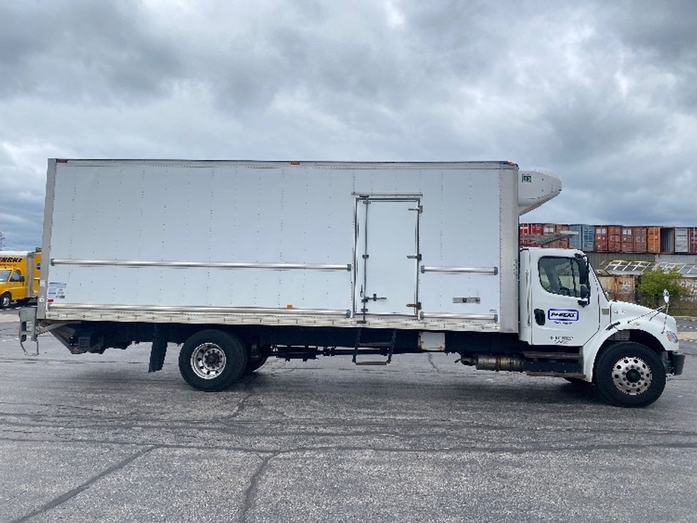 Refrigerated Truck-Light and Medium Duty Trucks-Freightliner-2019-M2-Toronto-ON-416,706\n\t\tkm-$ 49,000 - Image 15