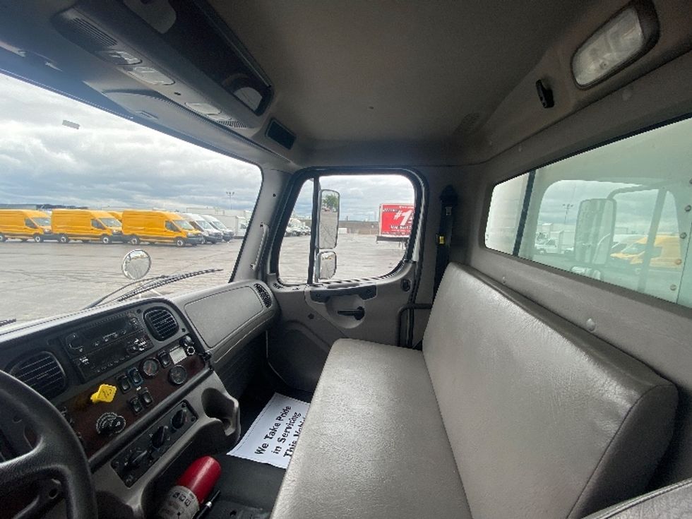 Refrigerated Truck-Light and Medium Duty Trucks-Freightliner-2019-M2-Toronto-ON-416,706\n\t\tkm-$ 49,000 - Image 19