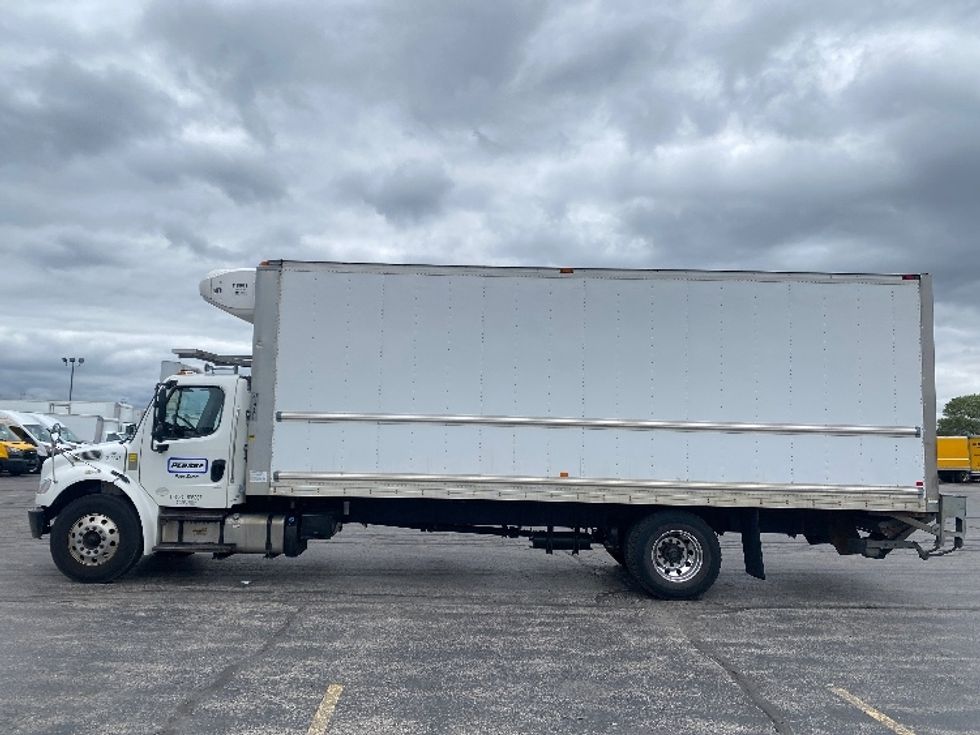 Refrigerated Truck-Light and Medium Duty Trucks-Freightliner-2019-M2-Toronto-ON-416,706\n\t\tkm-$ 49,000 - Image 4