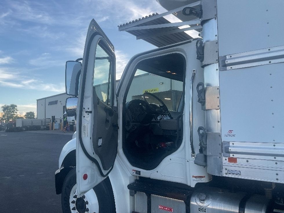 Refrigerated Truck-Light and Medium Duty Trucks-Freightliner-2019-M2-Torrance-CA-104,741\n\t\tmiles-$ 58,500 - Image 16