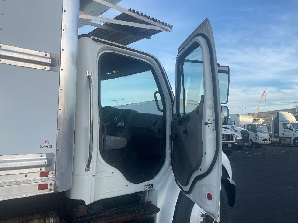 Refrigerated Truck-Light and Medium Duty Trucks-Freightliner-2019-M2-Torrance-CA-104,741\n\t\tmiles-$ 58,500 - Image 19