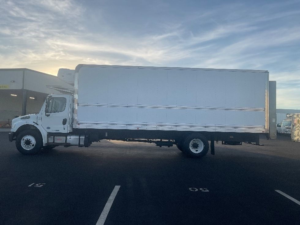 Refrigerated Truck-Light and Medium Duty Trucks-Freightliner-2019-M2-Torrance-CA-104,741\n\t\tmiles-$ 58,500 - Image 4