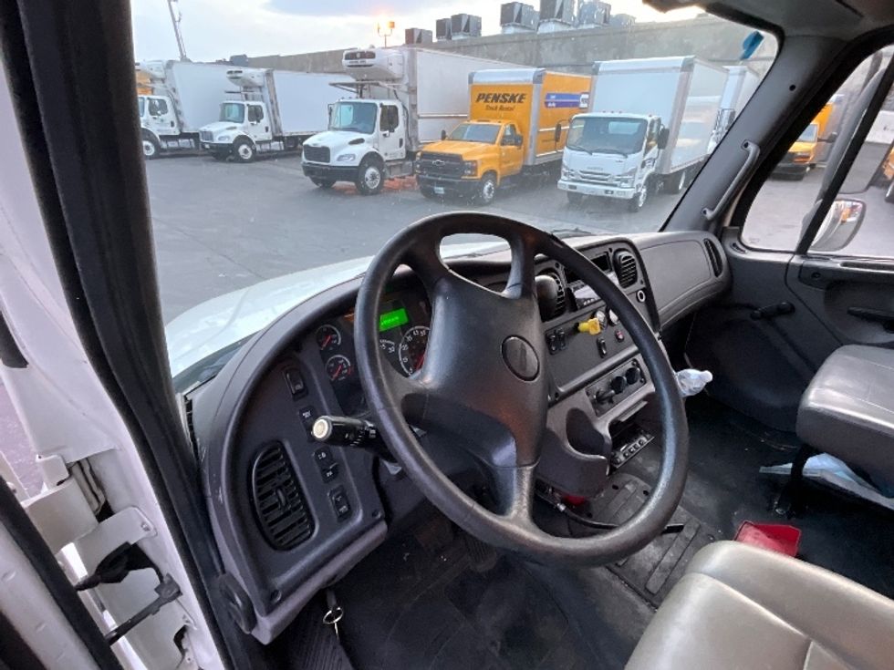 Refrigerated Truck-Light and Medium Duty Trucks-Freightliner-2019-M2-Torrance-CA-125,793\n\t\tmiles-$ 64,500 - Image 17