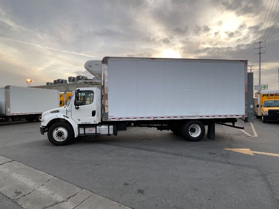 Refrigerated Truck-Light and Medium Duty Trucks-Freightliner-2019-M2-Torrance-CA-125,793\n\t\tmiles-$ 64,500 - Image 4