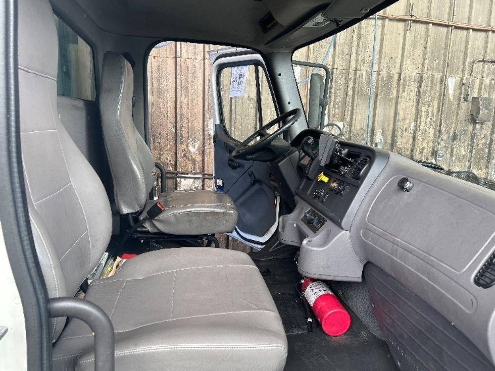 Refrigerated Truck-Light and Medium Duty Trucks-Freightliner-2019-M2-Torrance-CA-143,253\n\t\tmiles-$ 67,250 - Image 21