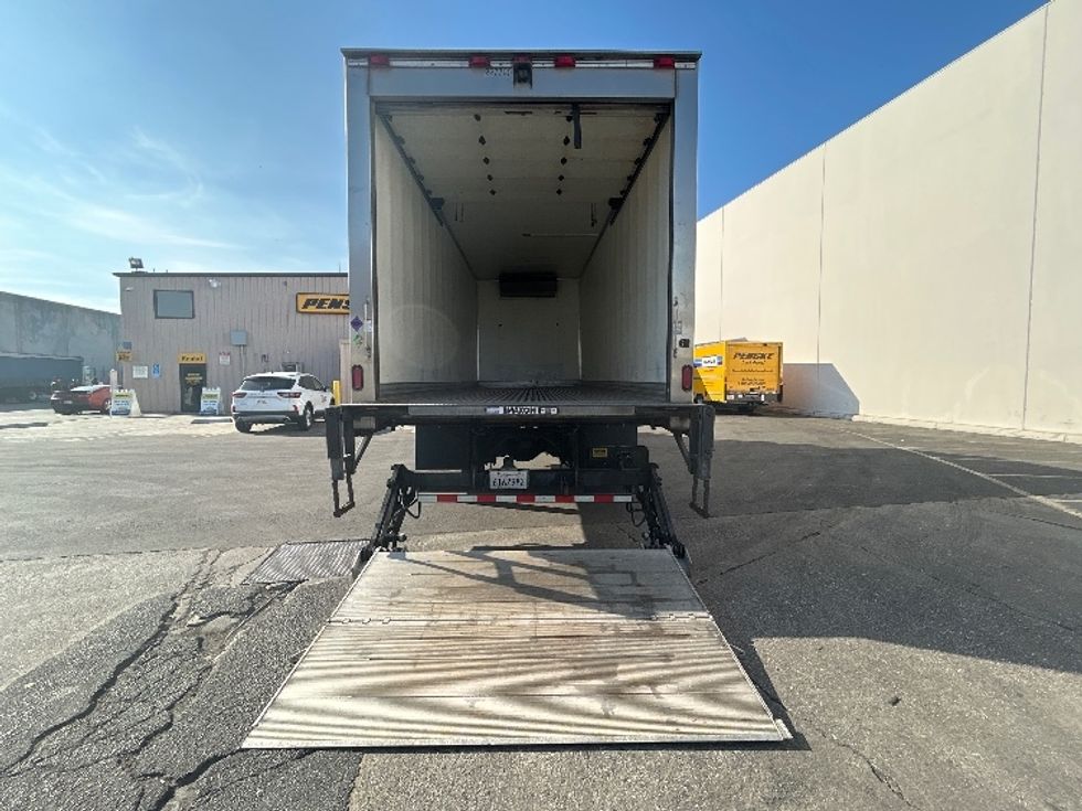 Refrigerated Truck-Light and Medium Duty Trucks-Freightliner-2019-M2-Torrance-CA-143,253\n\t\tmiles-$ 67,250 - Image 9