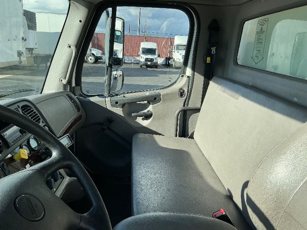 Refrigerated Truck-Light and Medium Duty Trucks-Freightliner-2019-M2-Torrance-CA-155,000\n\t\tmiles-$ 56,000 - Image 19