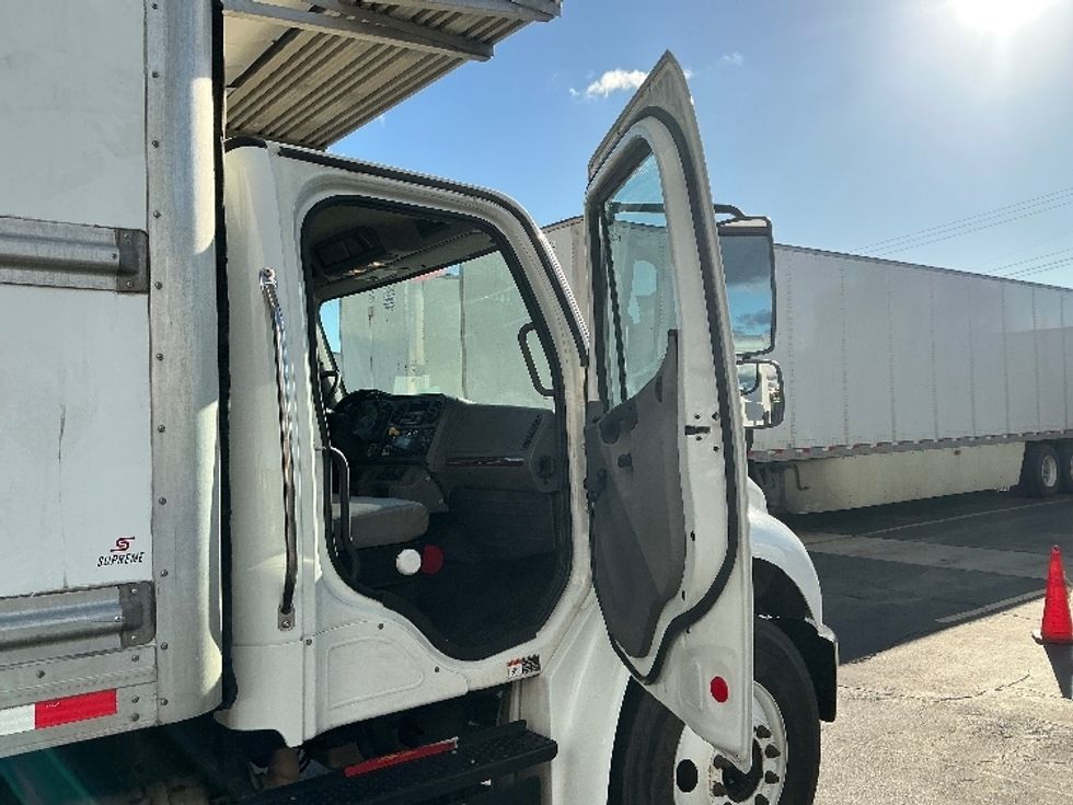Refrigerated Truck-Light and Medium Duty Trucks-Freightliner-2019-M2-Torrance-CA-155,000\n\t\tmiles-$ 56,000 - Image 20
