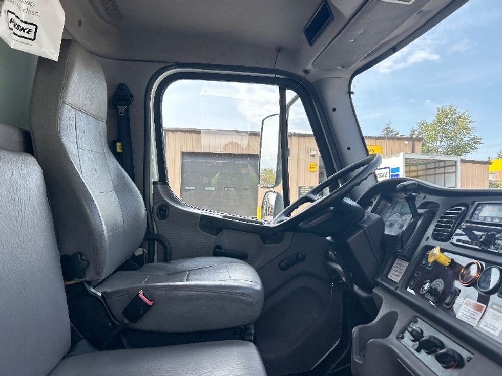 Refrigerated Truck-Light and Medium Duty Trucks-Freightliner-2019-M2-Torrance-CA-175,268\n\t\tmiles-$ 66,000 - Image 22