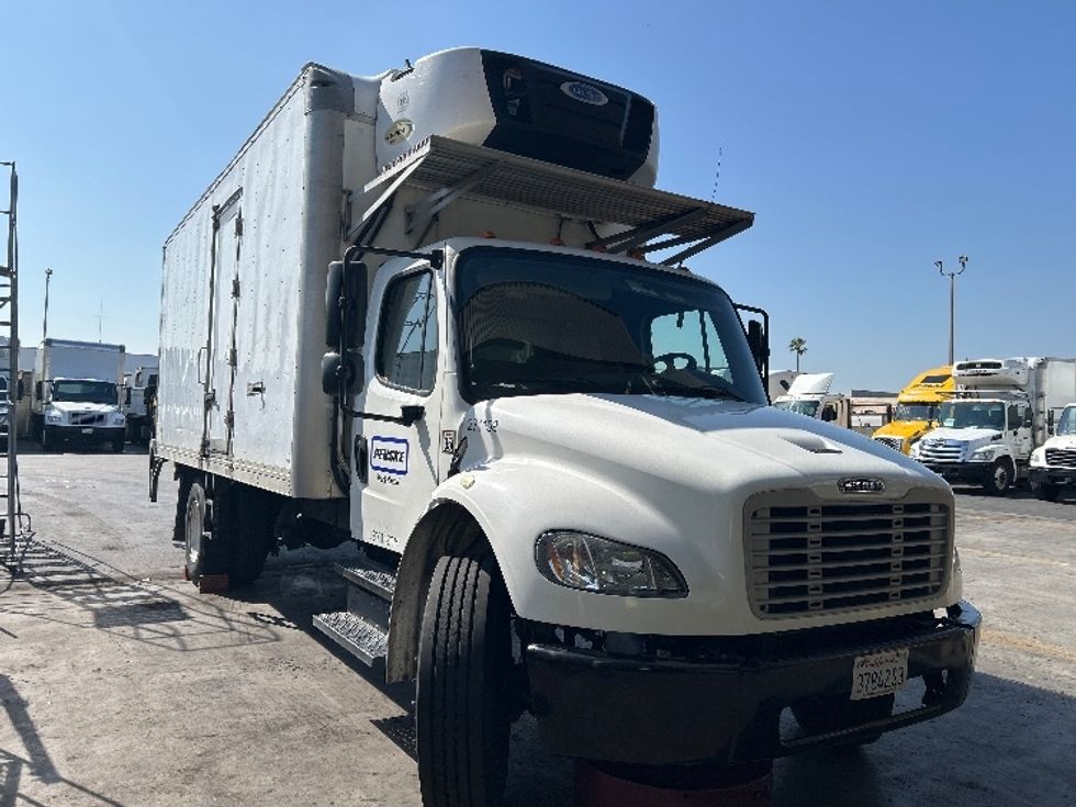 Refrigerated Truck-Light and Medium Duty Trucks-Freightliner-2019-M2-Torrance-CA-192,211\n\t\tmiles-$ 43,500 - Image 1