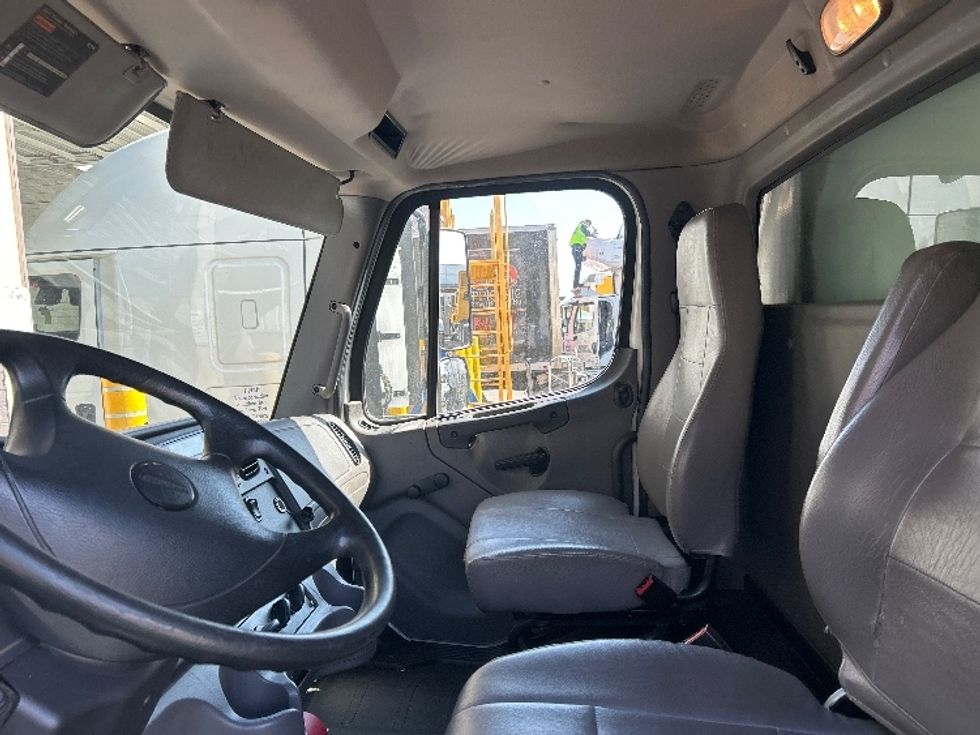 Refrigerated Truck-Light and Medium Duty Trucks-Freightliner-2019-M2-Torrance-CA-192,211\n\t\tmiles-$ 43,500 - Image 19
