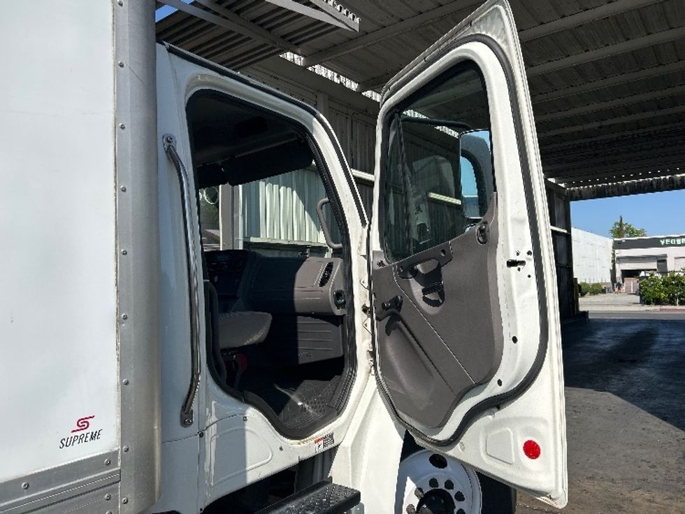Refrigerated Truck-Light and Medium Duty Trucks-Freightliner-2019-M2-Torrance-CA-192,211\n\t\tmiles-$ 43,500 - Image 20