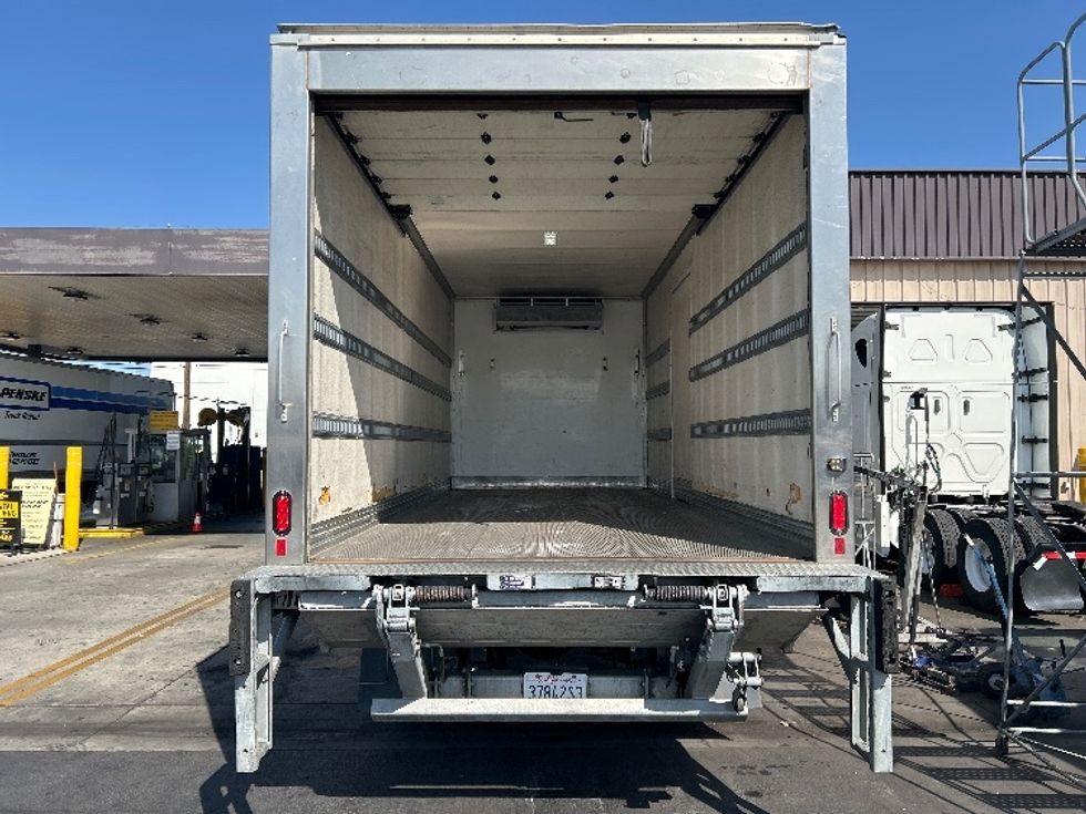 Refrigerated Truck-Light and Medium Duty Trucks-Freightliner-2019-M2-Torrance-CA-192,211\n\t\tmiles-$ 43,500 - Image 8