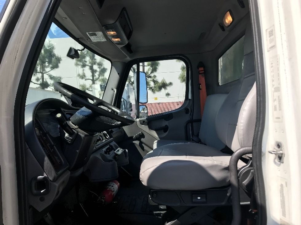 Refrigerated Truck-Light and Medium Duty Trucks-Freightliner-2019-M2-Torrance-CA-212,704\n\t\tmiles-$ 39,500 - Image 16