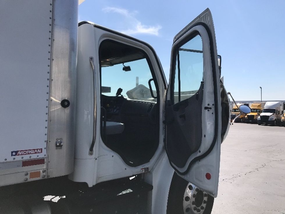 Refrigerated Truck-Light and Medium Duty Trucks-Freightliner-2019-M2-Torrance-CA-212,704\n\t\tmiles-$ 39,500 - Image 20