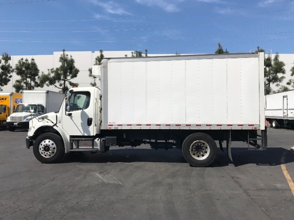 Refrigerated Truck-Light and Medium Duty Trucks-Freightliner-2019-M2-Torrance-CA-212,704\n\t\tmiles-$ 39,500 - Image 4