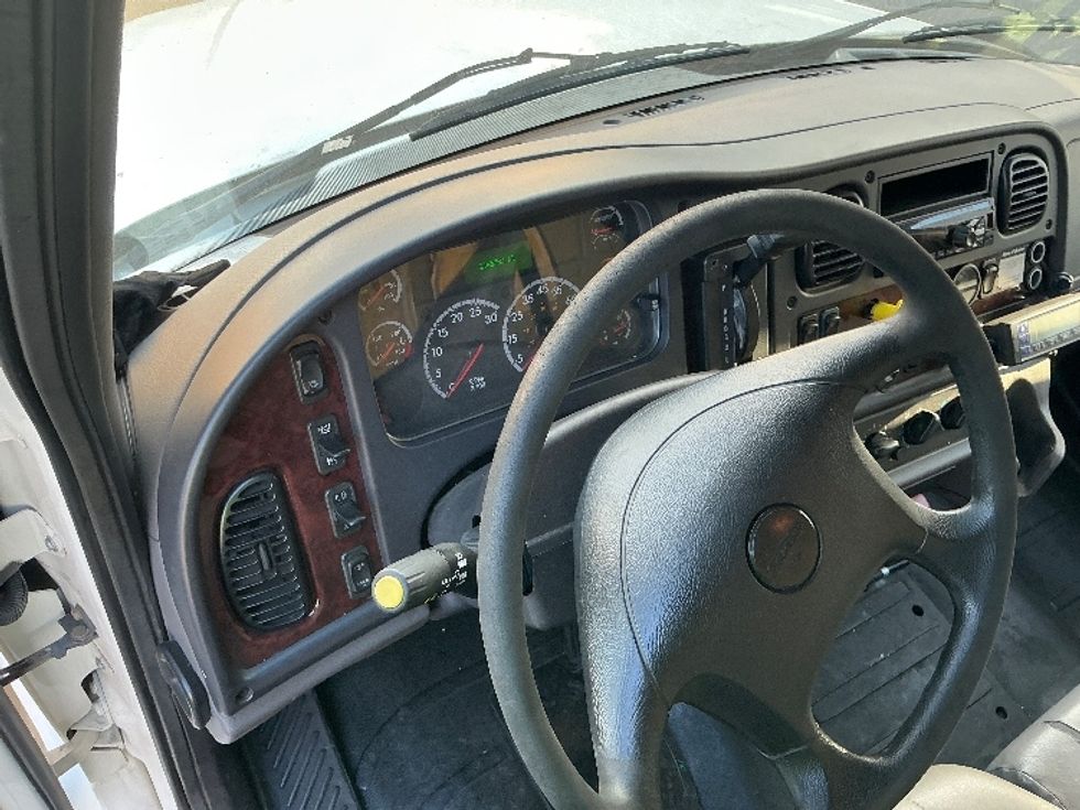 Refrigerated Truck-Light and Medium Duty Trucks-Freightliner-2019-M2-Torrance-CA-218,558\n\t\tmiles-$ 48,750 - Image 17