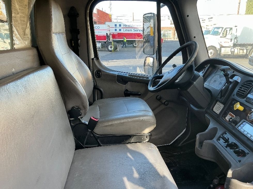Refrigerated Truck-Light and Medium Duty Trucks-Freightliner-2019-M2-Torrance-CA-218,558\n\t\tmiles-$ 48,750 - Image 22